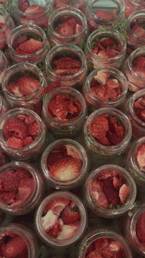 ‘Strawberries & Cream' Bath Salt - Valentine's Day Collection